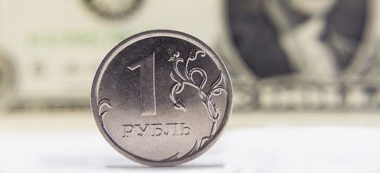 Рубль крепок, несмотря на нефть