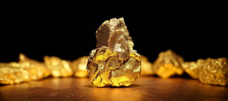 Золото торгуется около 8-недельного максимума
