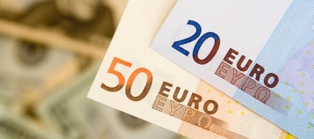 Евро превысил паритет с долларом